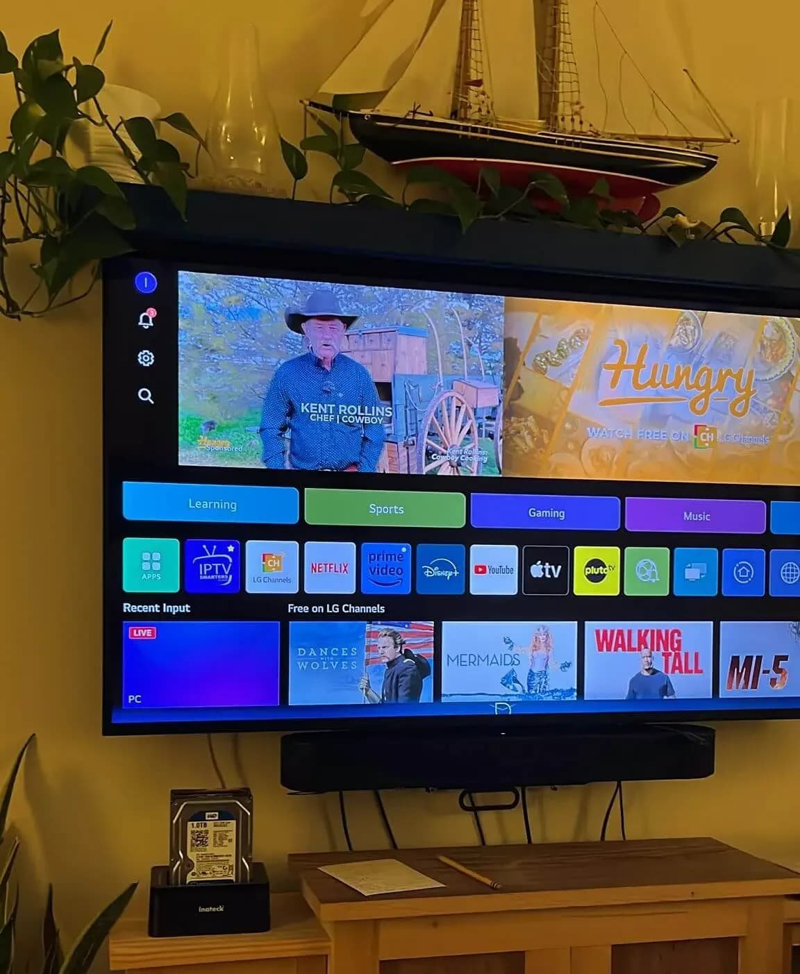 Customer home entertainment setup featuring Rove IPTV